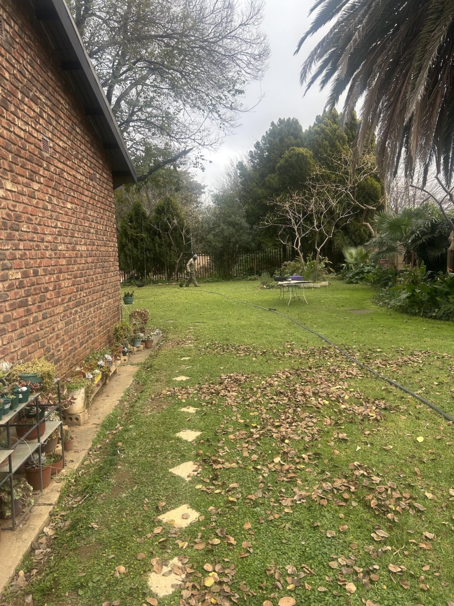 5 Bedroom Property for Sale in Viljoenskroon Free State
